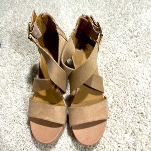 ugg sandler platform
